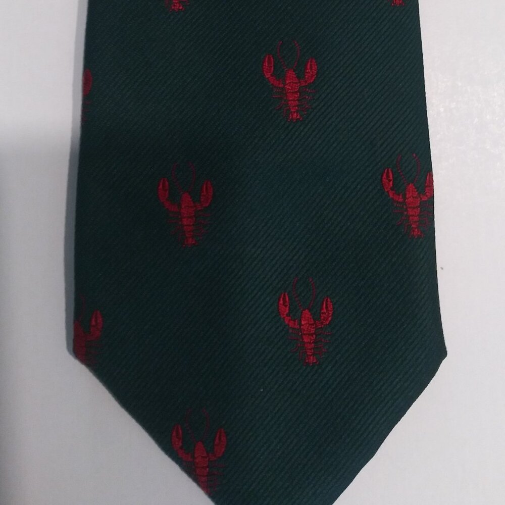 L.L. Bean Green color with  embroidered RED LOBSTERS silk tie - Picture 4 of 8